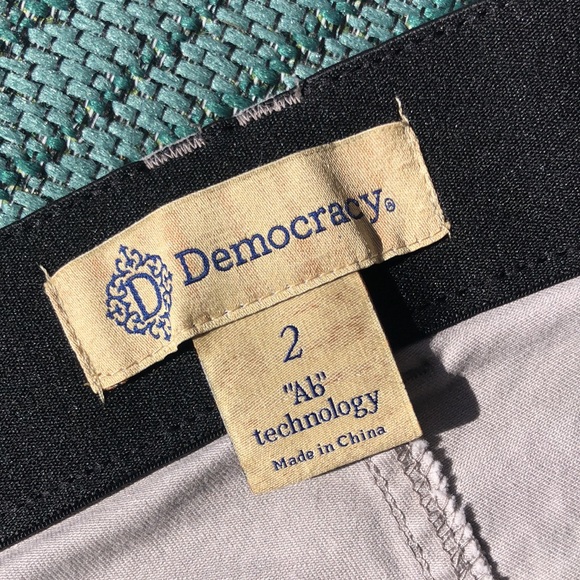 DEMOCRACY “Ab” technology CAMMO STRETCH JEANS / Woman’s size 2 - Picture 2 of 9